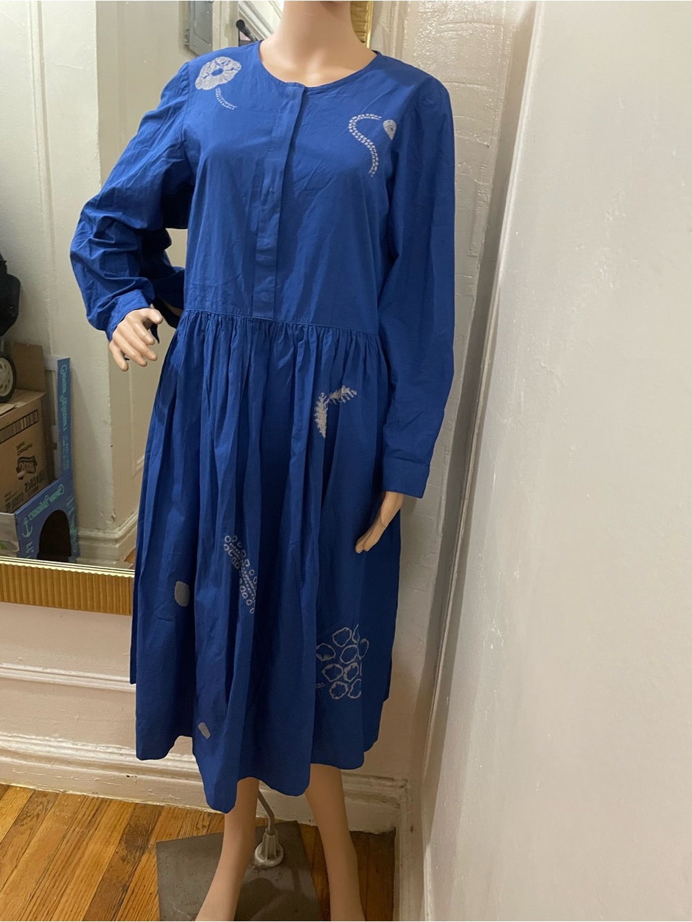Suzusan Blue Long-Sleeve Gathered Waist Midi Dress with Embroidered Accents - Picture 16 of 16